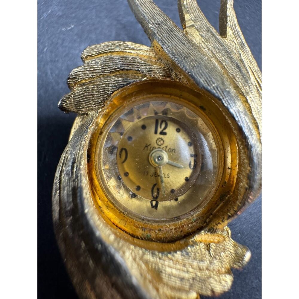 Vintage Kingston Women's Gold Tone 17 Jewels Abstract Leaf Pendant Watch